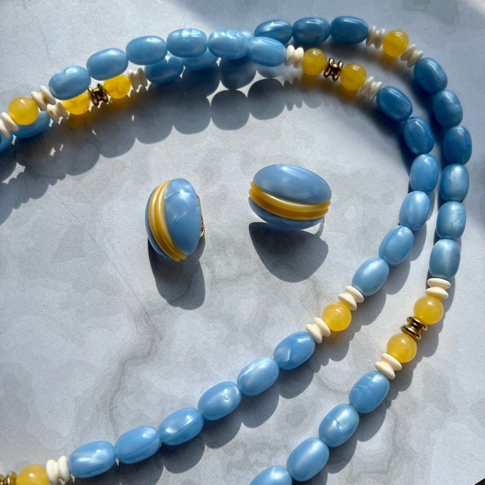 Vintage Sky Blue Lemon Pastel Spring Lucite Necklace Clip On Earring Jewelry Set